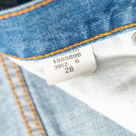 Urban Outfitters BDG Boyfriend Low Rise Distressed Cutoff Super Short Size 28 - Picture 7 of 8